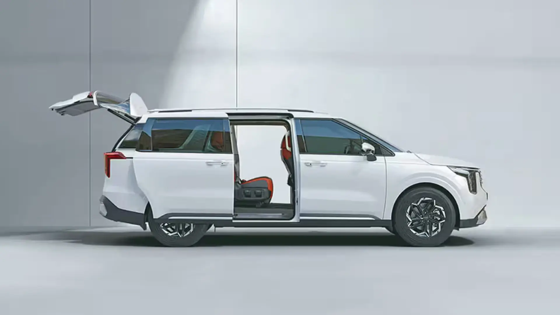 KIA Carnival - Image 5