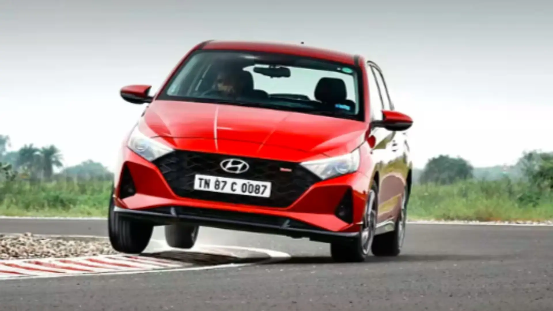 HYUNDAI i20 - Image 1