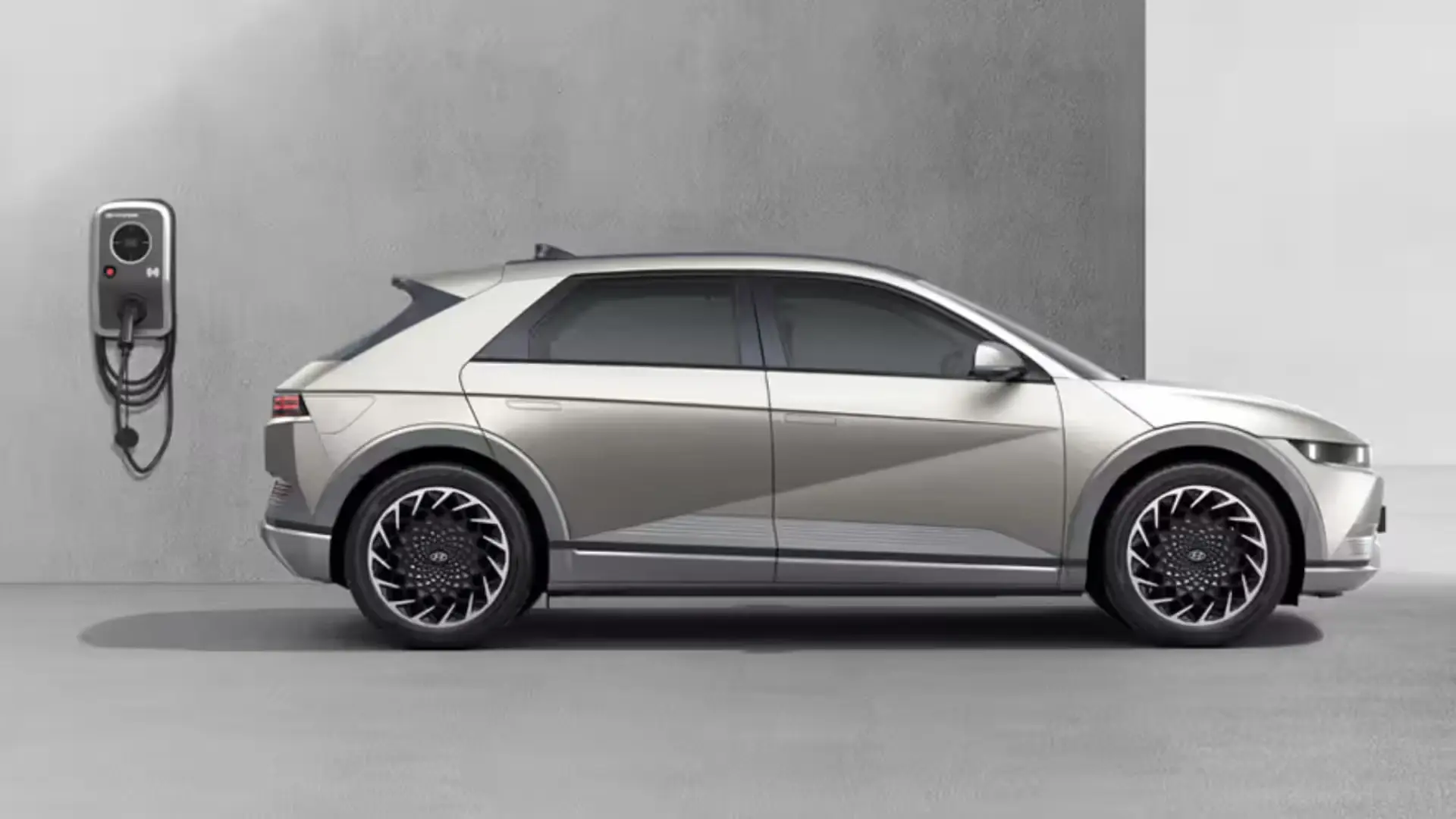 HYUNDAI Ioniq 5 - Image 5
